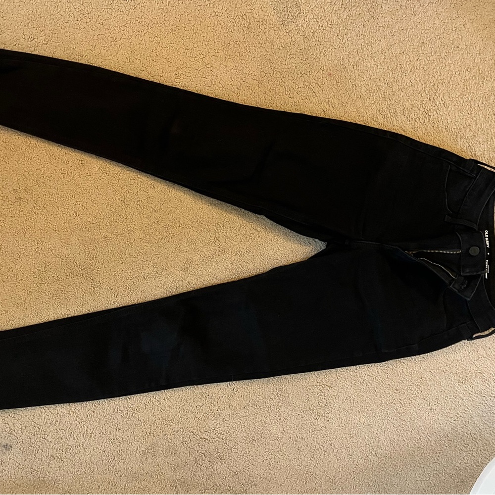 Black old navy skinny jeans worn a few times